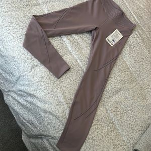 Lululemon get in line 28” so 8